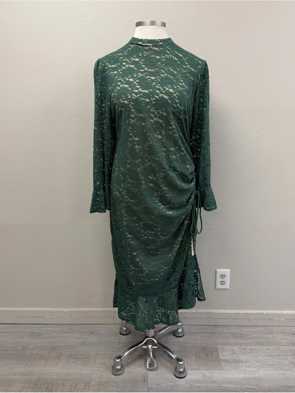 Ivy City Co. Dark Green Lace Midi Dress - Size 24/26 (3X)